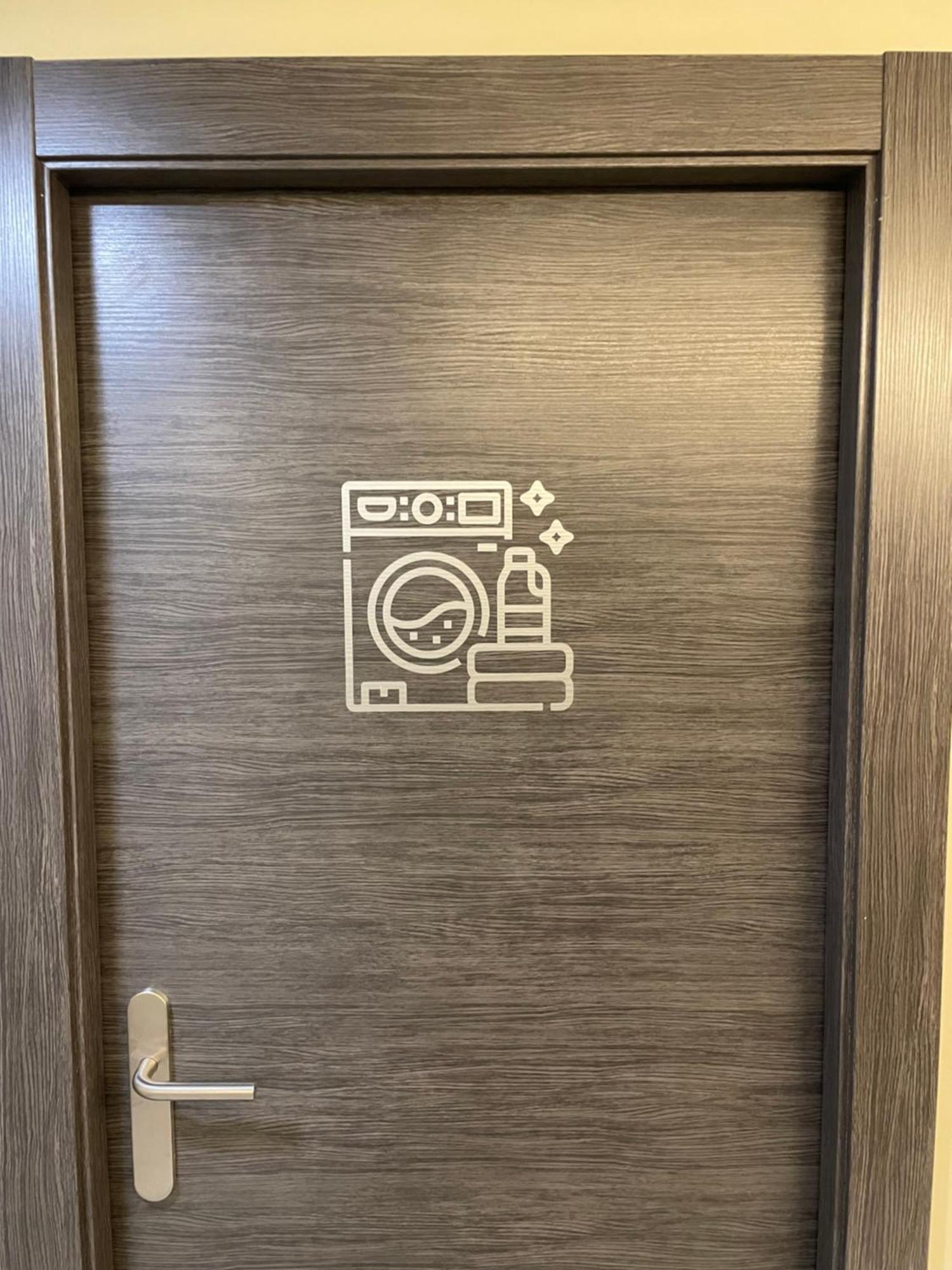 Aljama Burgos Aparthotel Екстериор снимка